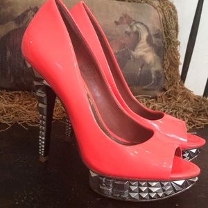 RACHEL ROY Coral Heels. Size 6.